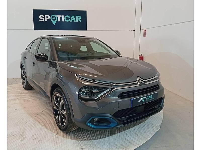 Gris Usado 2023 Citroën e-C4 Feel Berlina | 26.900 € - Imagen 1/3