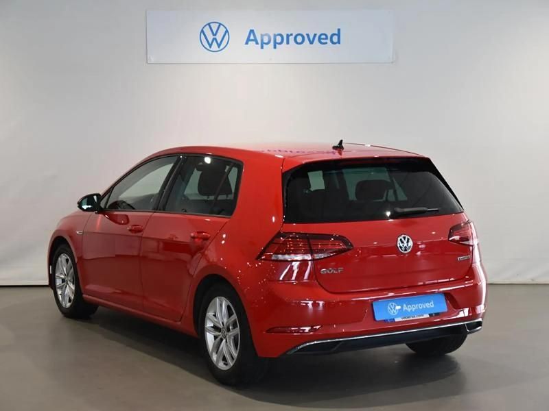 Usado VW Golf VIII Advance 130 CV (95 kW) 2020 Rojo