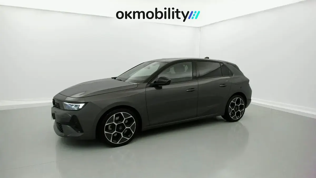 Usado Opel Astra 180 CV (132 kW) 2023 Vulkan grey Utilitario