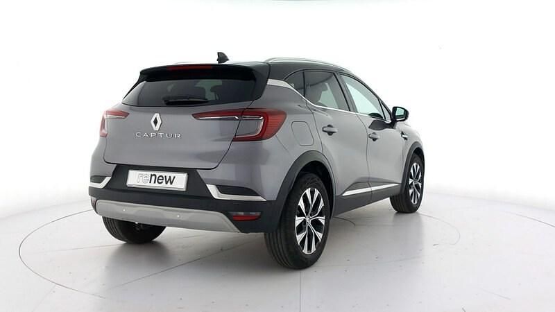 Usado Renault Captur Techno 90 CV (66 kW) 2024 Gris SUV