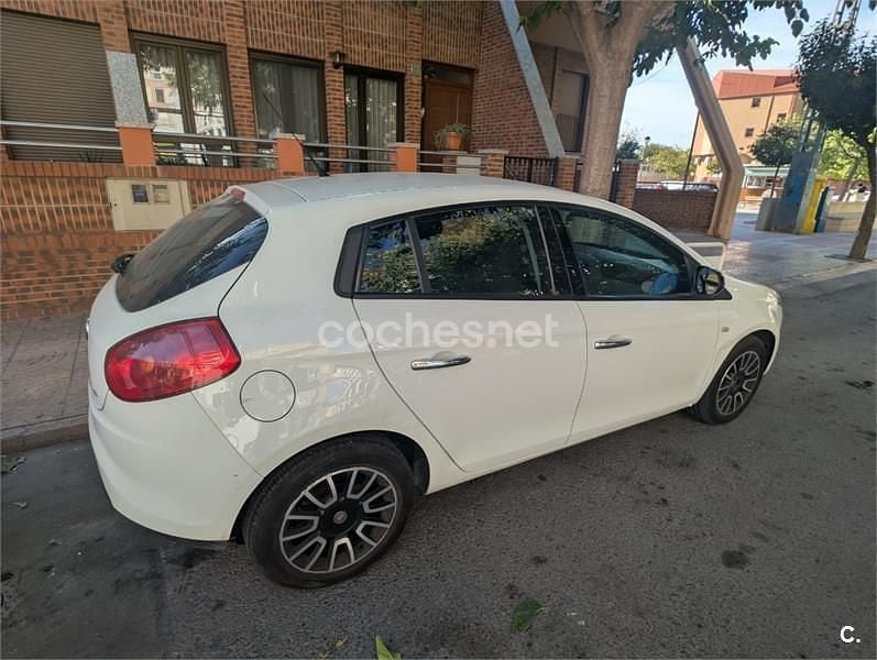 Blanco Usado 2013 Fiat Bravo Easy Utilitario | 2900 € (Precio justo) - Imagen 1/4