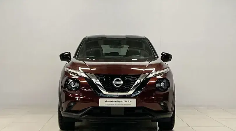 Usado Nissan Juke Tekna 114 CV (83 kW) 2025 Burgundy (metalizado) techo mi SUV