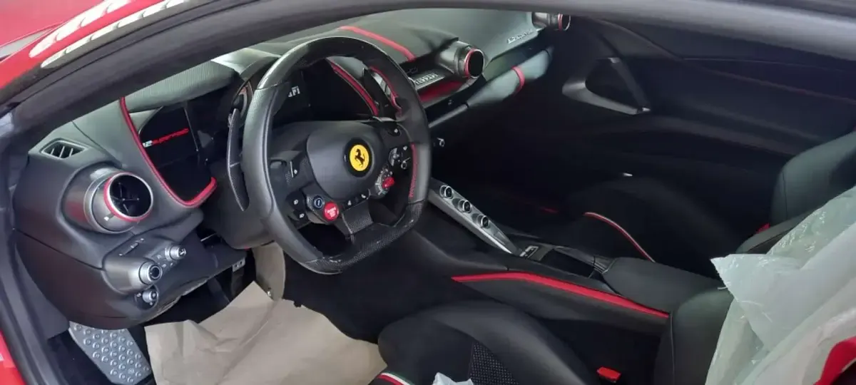 Usado Ferrari 812 799 CV (587 kW) 2021 Rojo Coupe