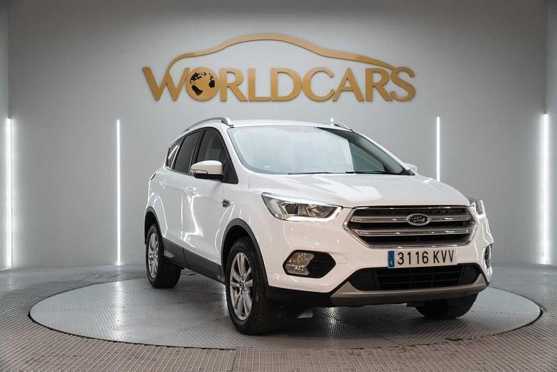 Usado Ford Kuga Trend+ 120 CV (88 kW) 2019 Blanco SUV