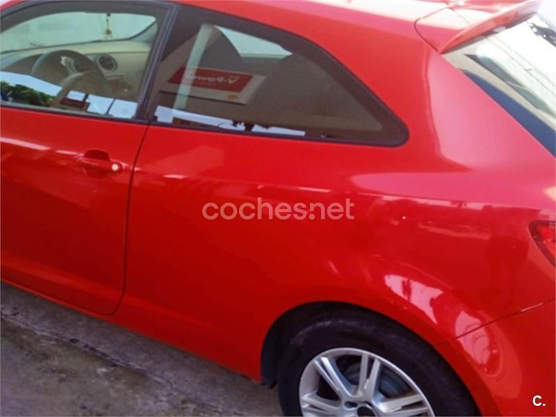 Rojo Usado 2012 Seat Ibiza SC Reference Utilitario | 5600 € (Precio justo) - Imagen 1/4