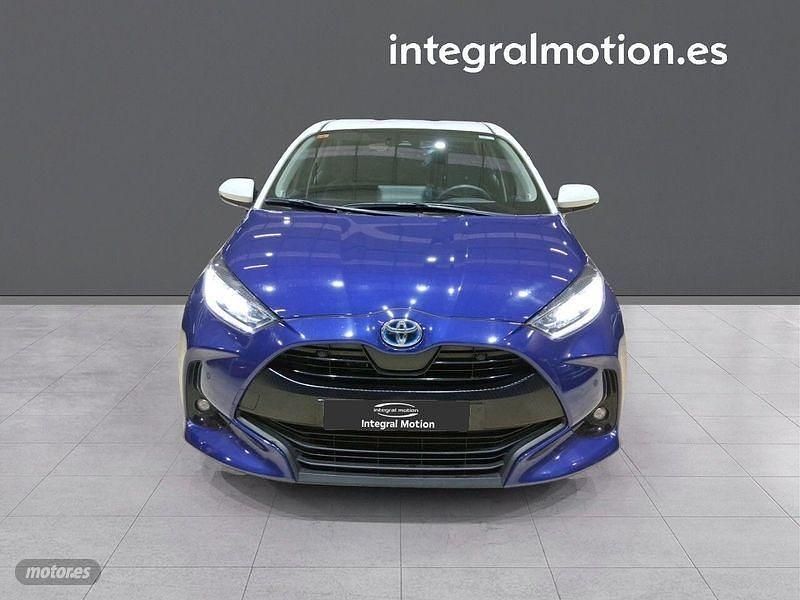 Usado Toyota Yaris Hybrid Active 116 CV (85 kW) 2021 Azul Berlina