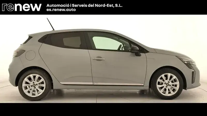 Usado Renault Clio V Techno 100 CV (73 kW) 2025 Gris Berlina