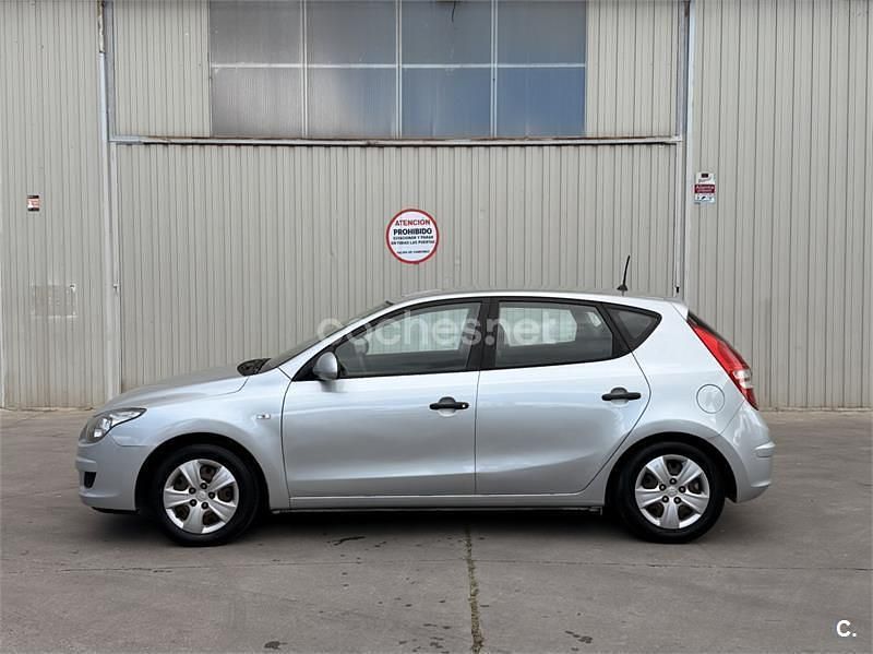 Brugt Hyundai i30 Classic 90 HK (66 kW) 2010 Grå Sedan