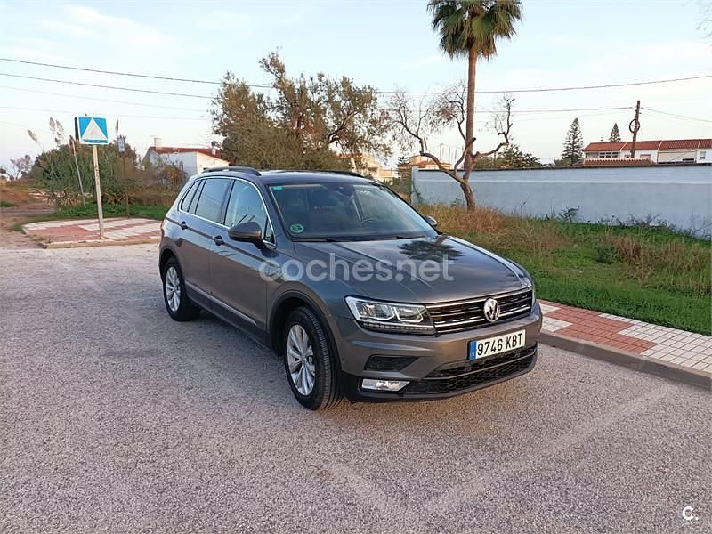 Usado VW Tiguan Sportline 150 CV (110 kW) 2017 Gris / plata SUV