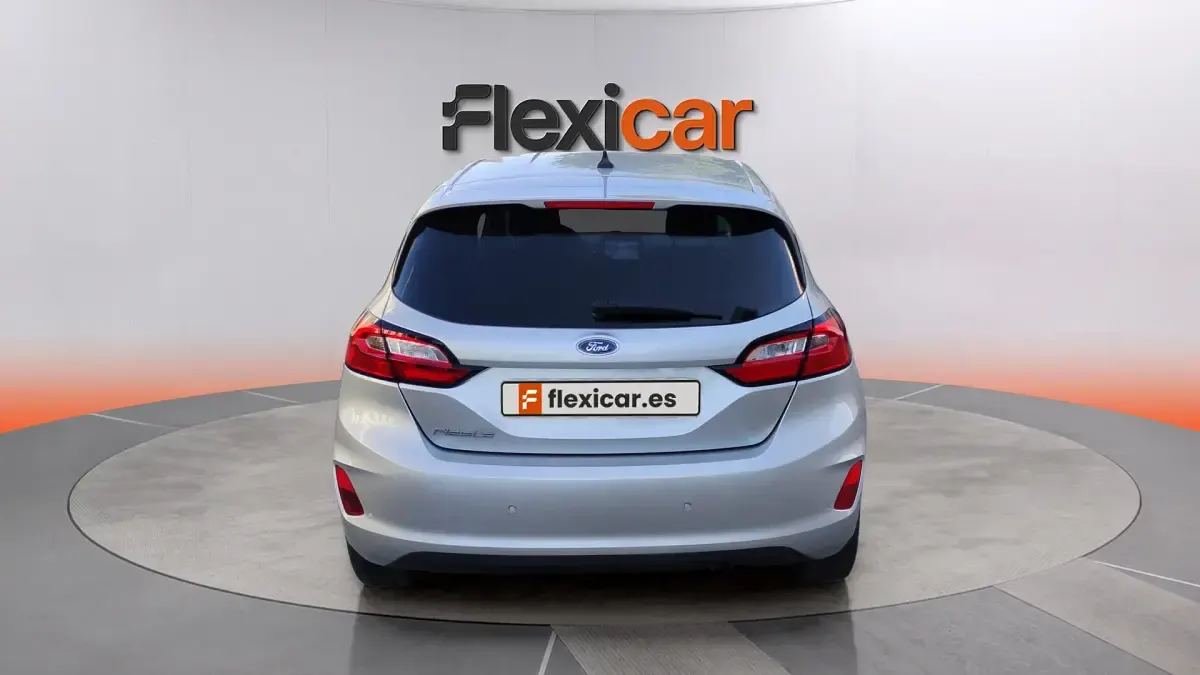 Usado Ford Fiesta Trend 75 CV (55 kW) 2022 Gris Utilitario