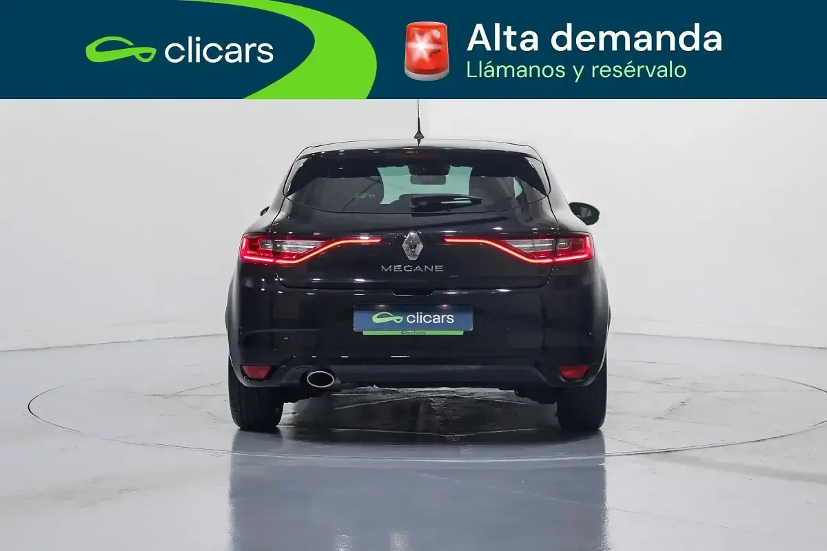 Usado Renault Mégane Zen 140 CV (102 kW) 2019 Negro Berlina