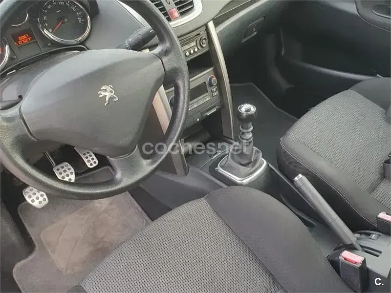 Usado Peugeot 207 CC Roland Garros 112 CV (82 kW) 2012 Rojo Descapotable