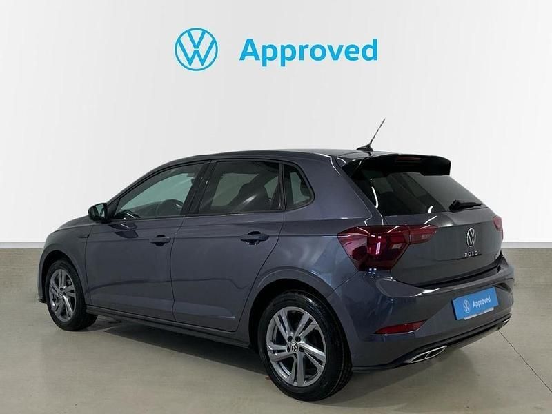 Usado VW Polo R-line 95 CV (69 kW) 2024 Gris Utilitario