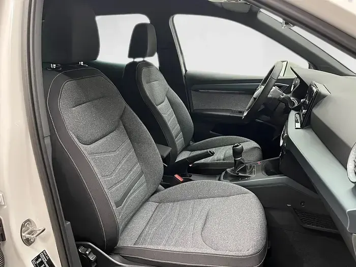 Usado Seat Arona Xperience 115 CV (84 kW) 2026 Blanco SUV