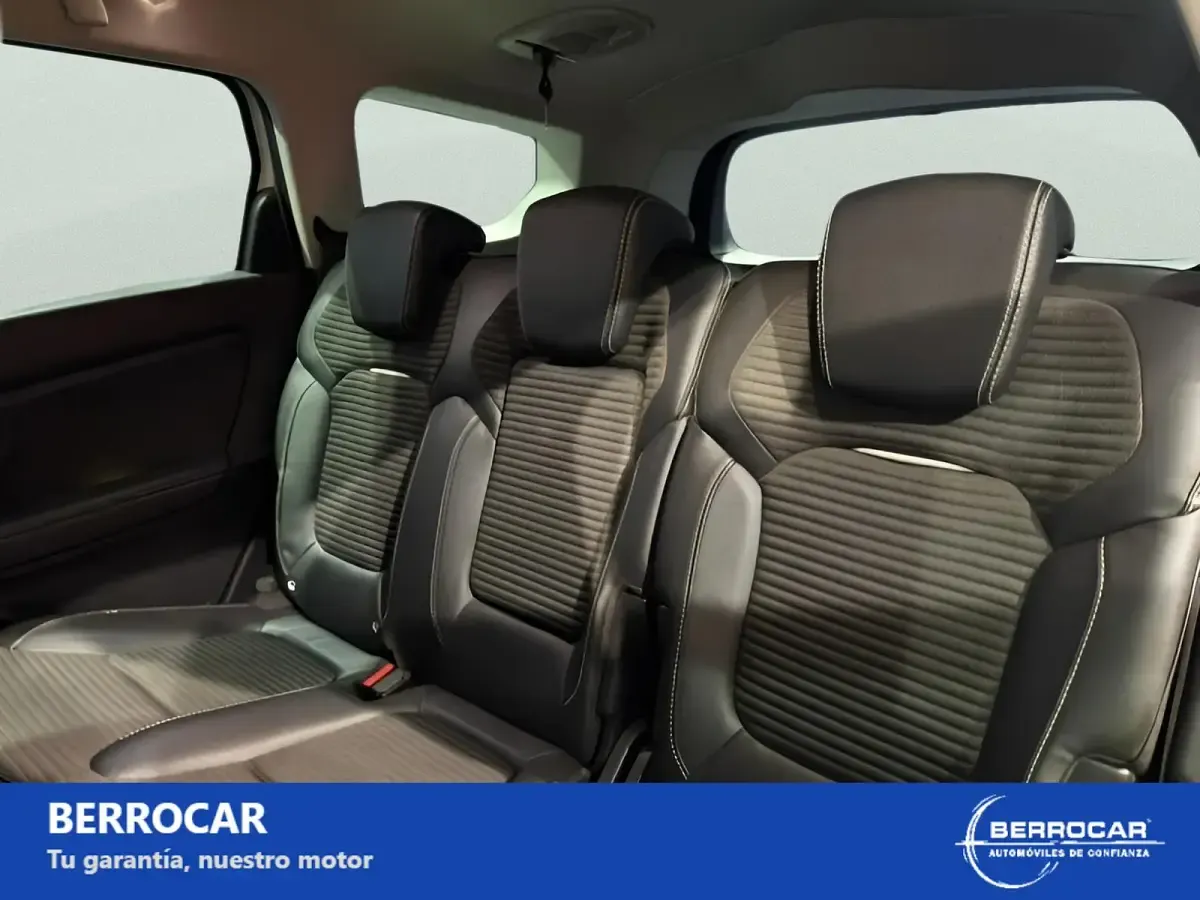 Usado Renault Scénic IV Zen 110 CV (80 kW) 2018 Blanco Monovolumen