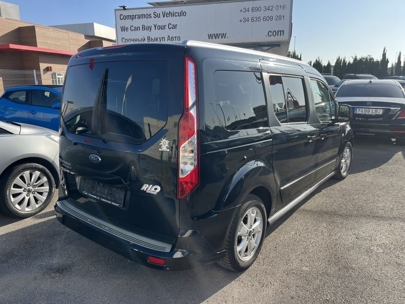 Usado Ford Tourneo Connect 120 CV (88 kW) 2016 Negro metalico Monovolumen