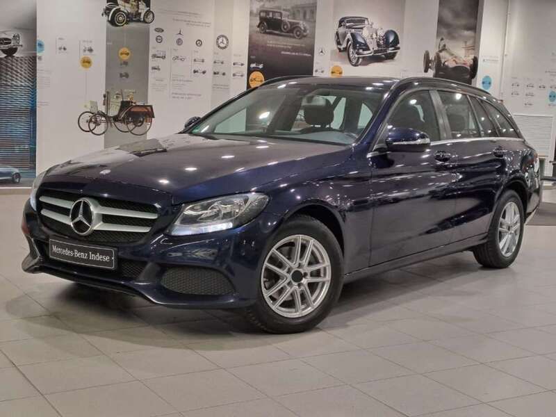 Usado Mercedes C180 116 CV (85 kW) 2015 Azul Berlina