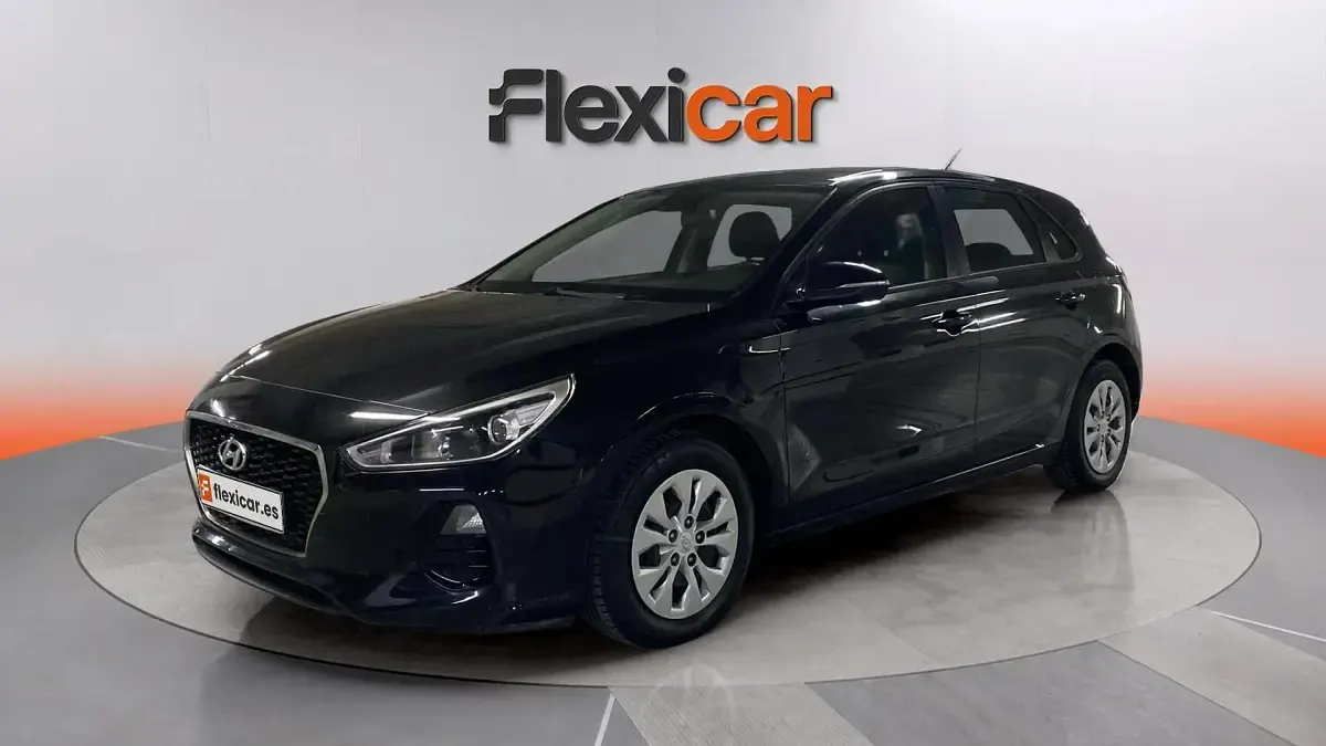 Usado Hyundai i30 GO! 95 CV (69 kW) 2017 Negro Berlina