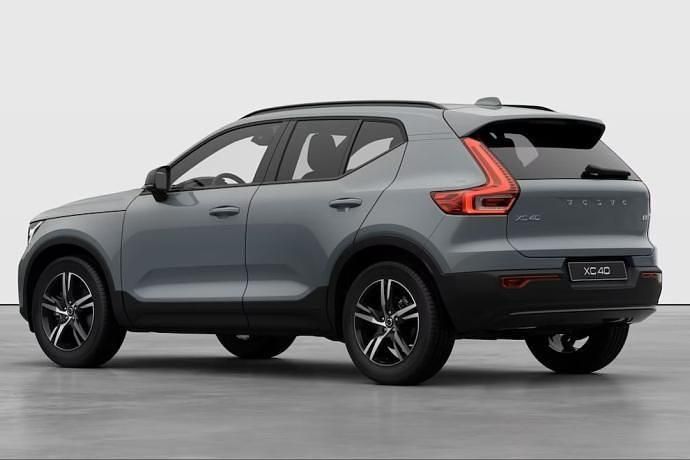 Nuevo Volvo XC40 Plus 163 CV (119 kW) 2025 Oro SUV