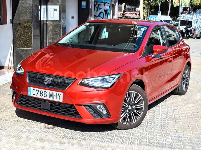 Rojo Usado 2023 Seat Ibiza Style Berlina | 15.990 € (Buen precio) - Imagen 1/4