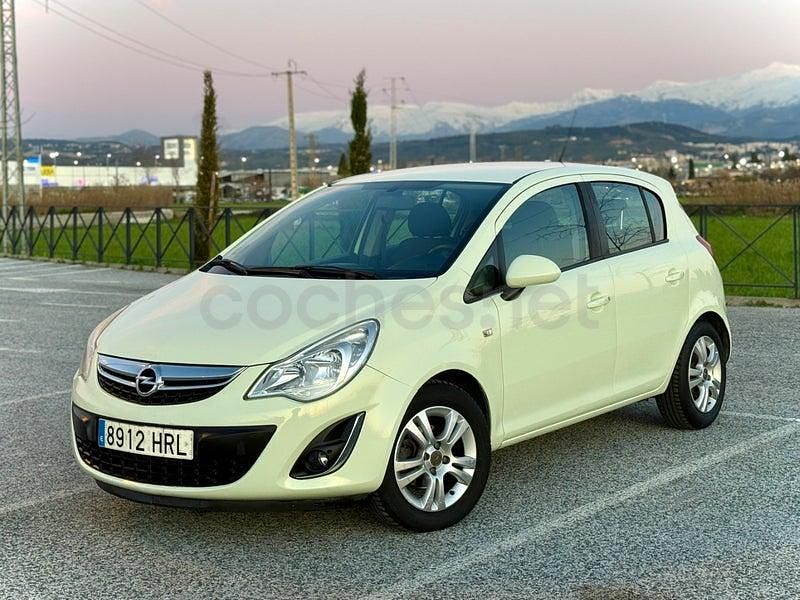 Usado Opel Corsa Selective 85 CV (62 kW) 2013 Blanco Utilitario