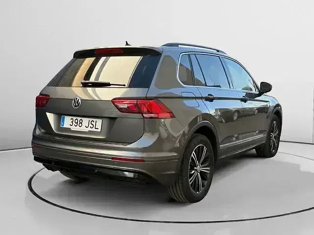 Usado VW Tiguan Advance 150 CV (110 kW) 2016 Gris SUV
