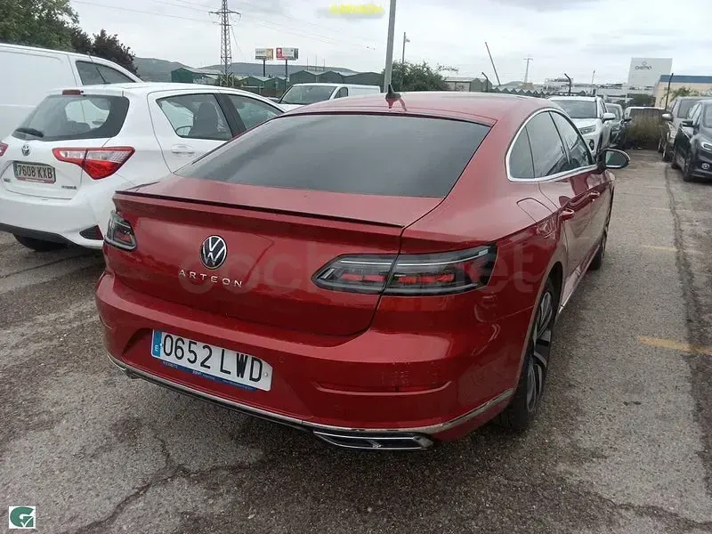 Usado VW Arteon R-line 150 CV (110 kW) 2022 Rojo Berlina