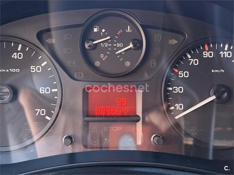 Usado Citroën Berlingo Feel 100 CV (73 kW) 2018 Blanco Monovolumen