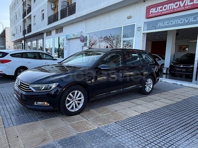 Usado VW Passat Advance 120 CV (88 kW) 2018 Negro Familiar