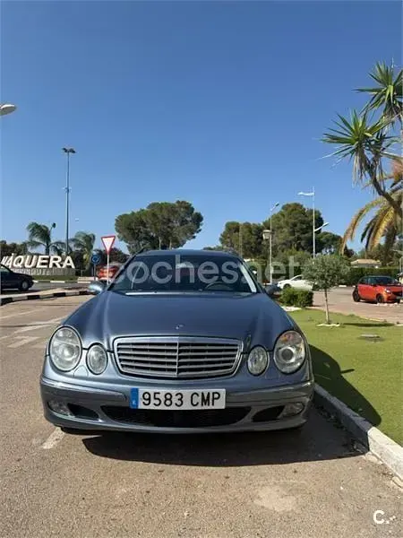 Usado Mercedes E320 Elegance 224 CV (164 kW) 2003 Azul Familiar