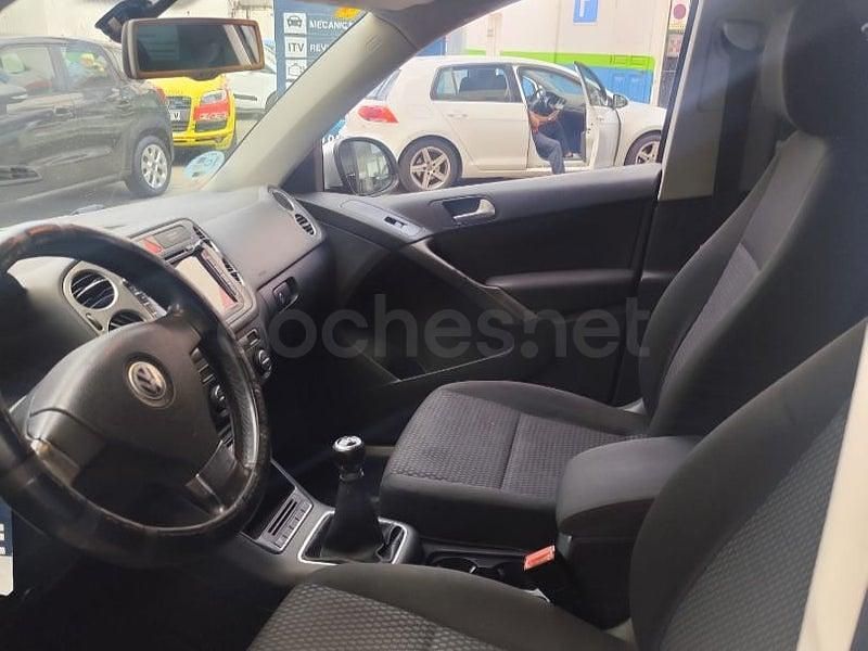 Usado VW Tiguan 150 HP (110 kW) 2010 Cinzento SUV