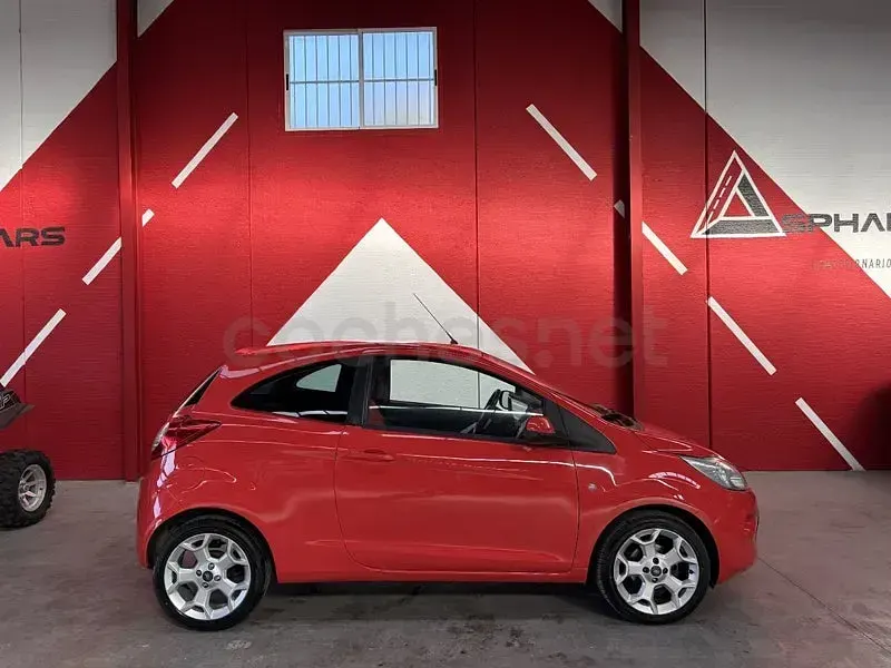 Usado Ford Ka Titanium 69 CV (50 kW) 2009 Rojo Utilitario