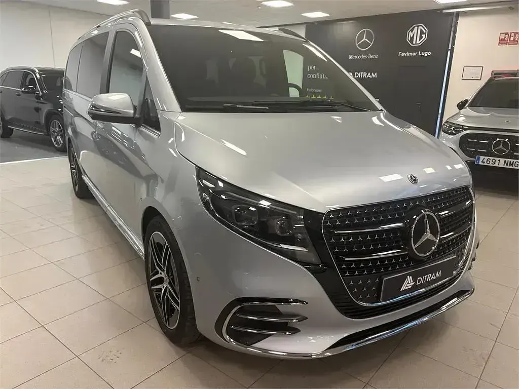 Usado Mercedes V300 Avantgarde 237 CV (174 kW) 2026 Gris Monovolumen