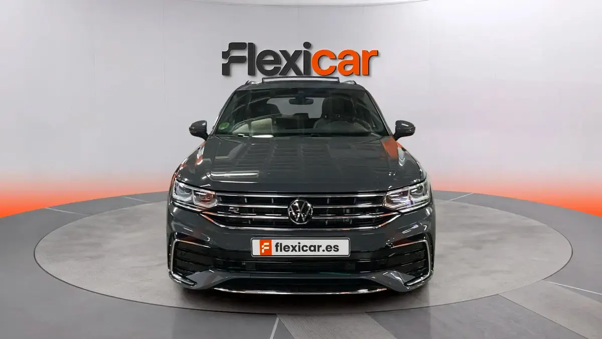 Usado VW Tiguan R-line 150 CV (110 kW) 2023 Gris SUV