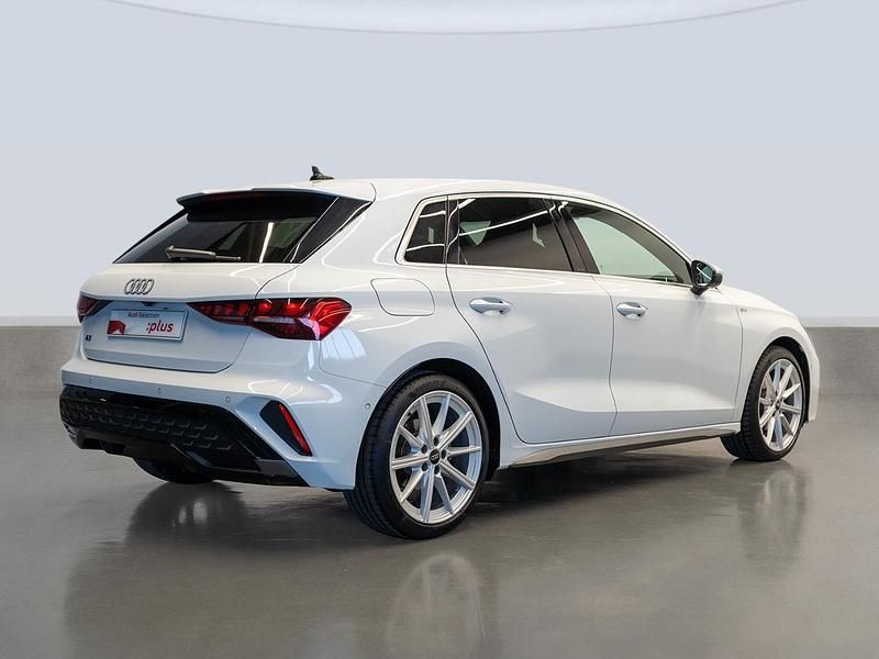 Usado Audi A3 S-Line 150 CV (110 kW) 2025 Blanco