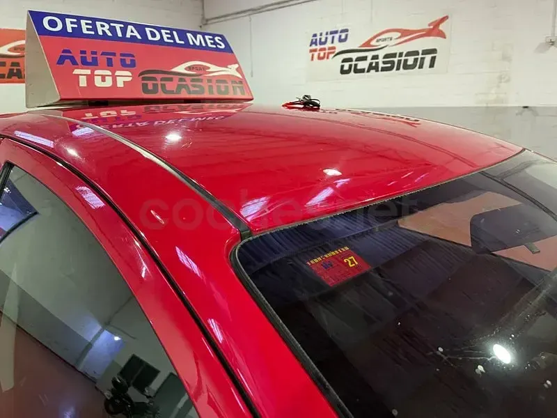 Usado Fiat Punto Pop 69 CV (50 kW) 2016 Rojo Utilitario