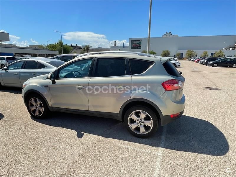 Usado Ford Kuga Titanium 136 CV (100 kW) 2008 Beige SUV