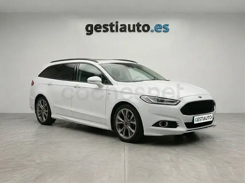 Usado Ford Mondeo ST-Line 150 CV (110 kW) 2019 Blanco Familiar