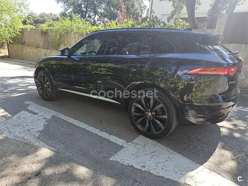 Usado Jaguar F-Pace First Edition 300 CV (220 kW) 2016 Negro SUV