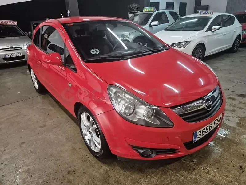 Usado Opel Corsa Enjoy 90 CV (66 kW) 2007 Rojo Utilitario