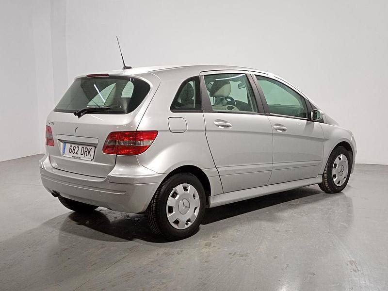 Usado Mercedes B170 117 CV (86 kW) 2005 Gris Monovolumen