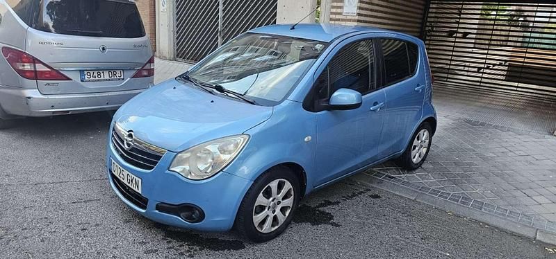 Usado Opel Agila Essentia 65 CV (47 kW) 2009 Azul Utilitario