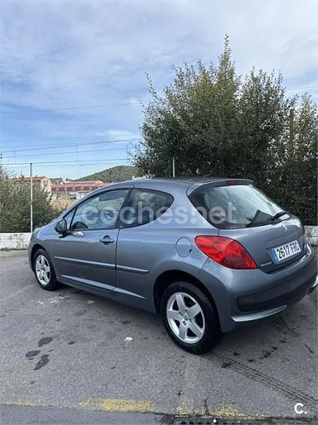 Usado Peugeot 207 90 CV (66 kW) 2007 Gris / plata Berlina