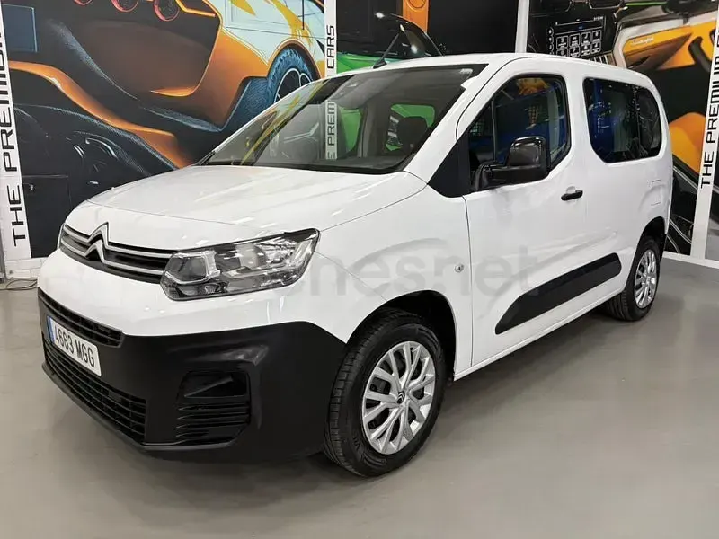 Usado Citroën Berlingo Business Class 102 CV (75 kW) 2023 Blanco Monovolumen