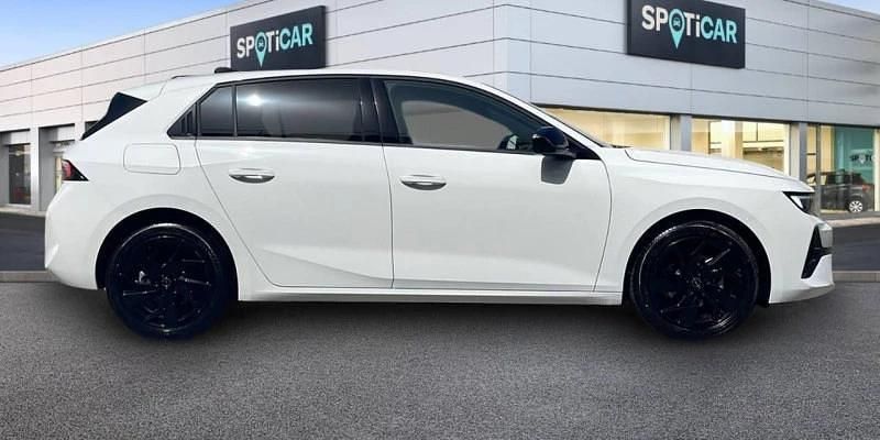 Usado Opel Astra 131 CV (96 kW) 2023 Blanco Berlina