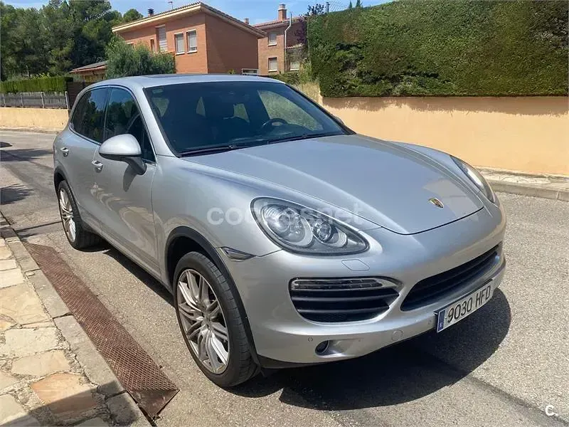 Usado Porsche Cayenne 400 CV (294 kW) 2011 Gris / plata SUV