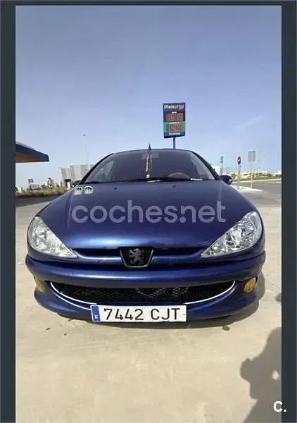 Usado Peugeot 206 75 CV (55 kW) 2003 Azul Berlina