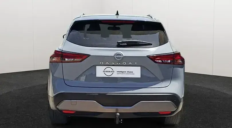 Usado Nissan Qashqai N-Connecta 158 CV (116 kW) 2023 Katana grey con techo midnight SUV