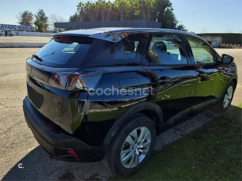 Usado Peugeot 3008 Active 130 CV (95 kW) 2022 Negro SUV