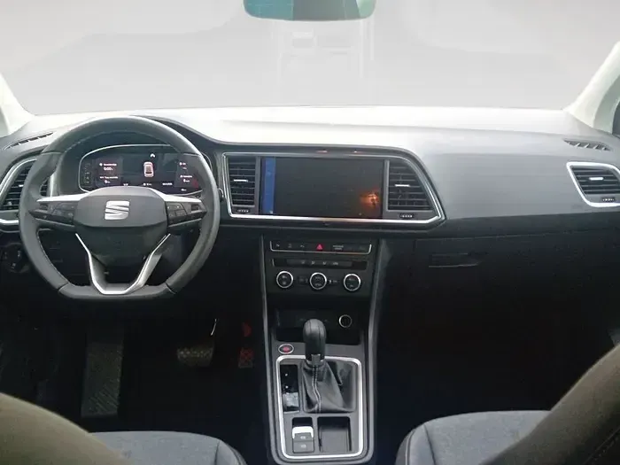 Usado Seat Ateca Style 150 CV (110 kW) 2025 Gris SUV